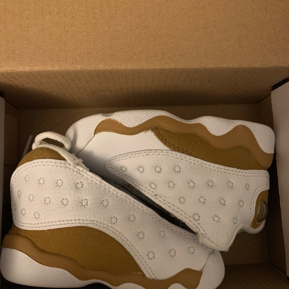 Jordan 13 - Picture 2 of 2